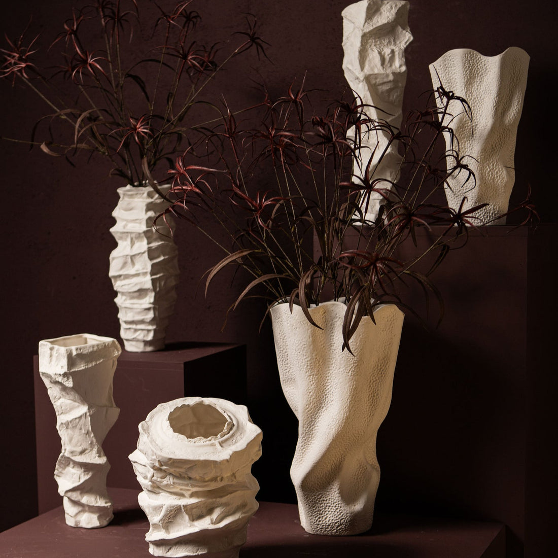 Aharon White Ceramic Irregular Shaped Vase Slim L 24x23x51cm PTMD - Vaas - PTMD - livinglovely.nl