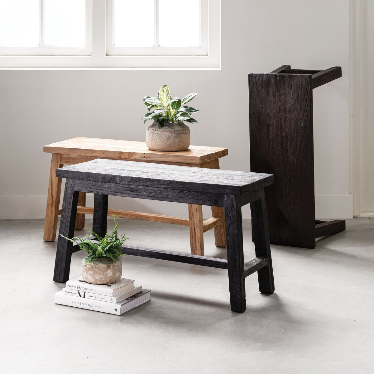 Bankje Trinity Naturel van gerecycled teakhout in een interieur