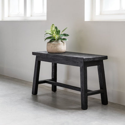 Zwart teakhouten bankje Trinity van 80cm in een interieur