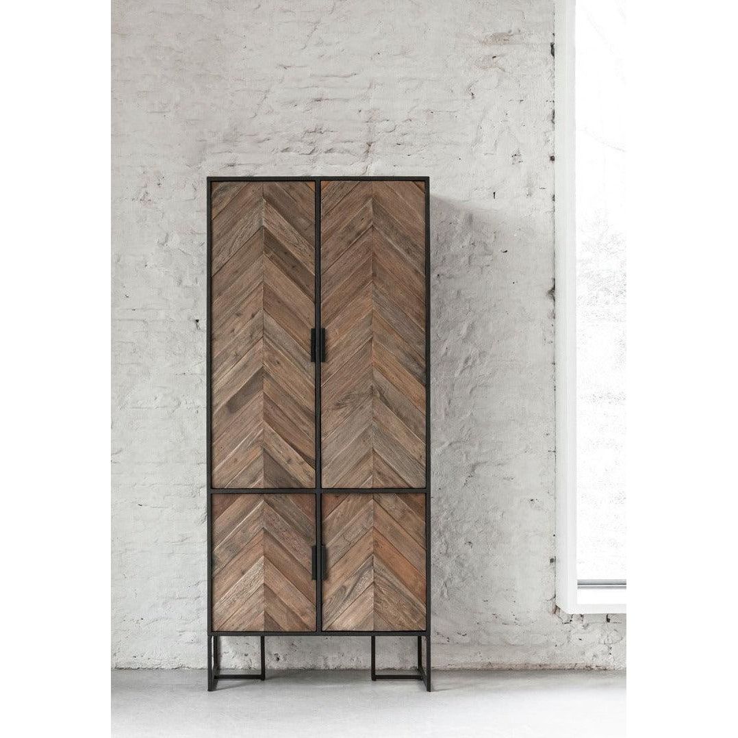Bergkast Criss Cross van DTP Home tegen een lichte wand