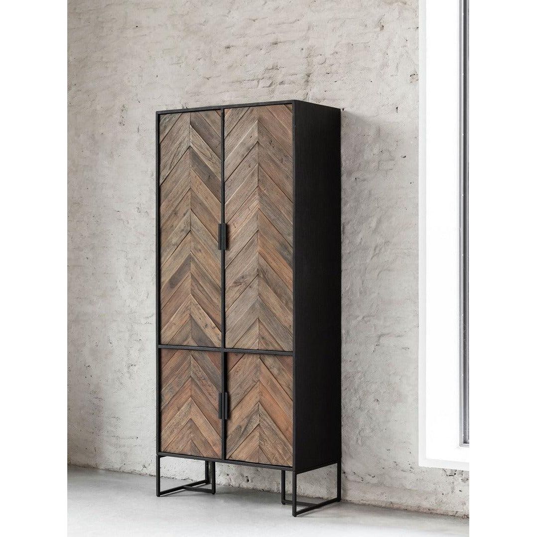 Bergkast Criss Cross van DTP Home gestyled met woonaccessoires