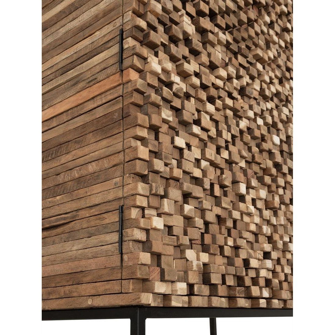Bergkast Sticks van MUST Living, detail van de houten latten op het front