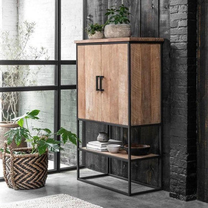 Bergkast Timeless Beam Small van DTP Home, twee deuren met open vak erboven