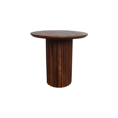 Bijzettafel Bullnose Reversed Fluted van Raw Materials, rond bruin mangohouten blad op geribbelde poot
