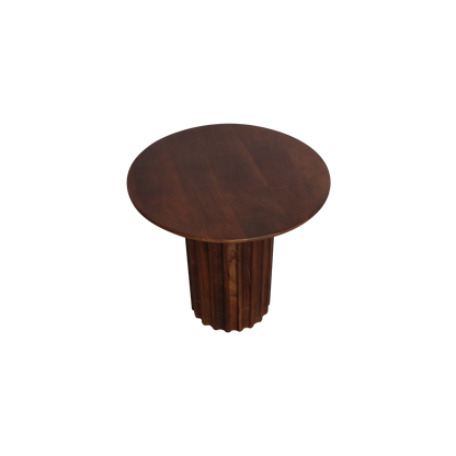 Bijzettafel Bullnose Reversed Fluted van Raw Materials, bruin mangohout met zichtbare houtnerf