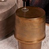 Bijzettafel Glamor van Starfurn, detail van de glanzende gouden finish op het aluminium