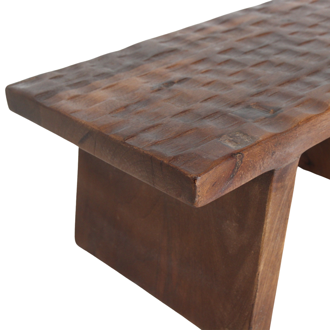 Bijzettafel/Kruk Bruin Mangohout van Raw Materials, krukje in gebruik als bijzettafel in de woonkamer