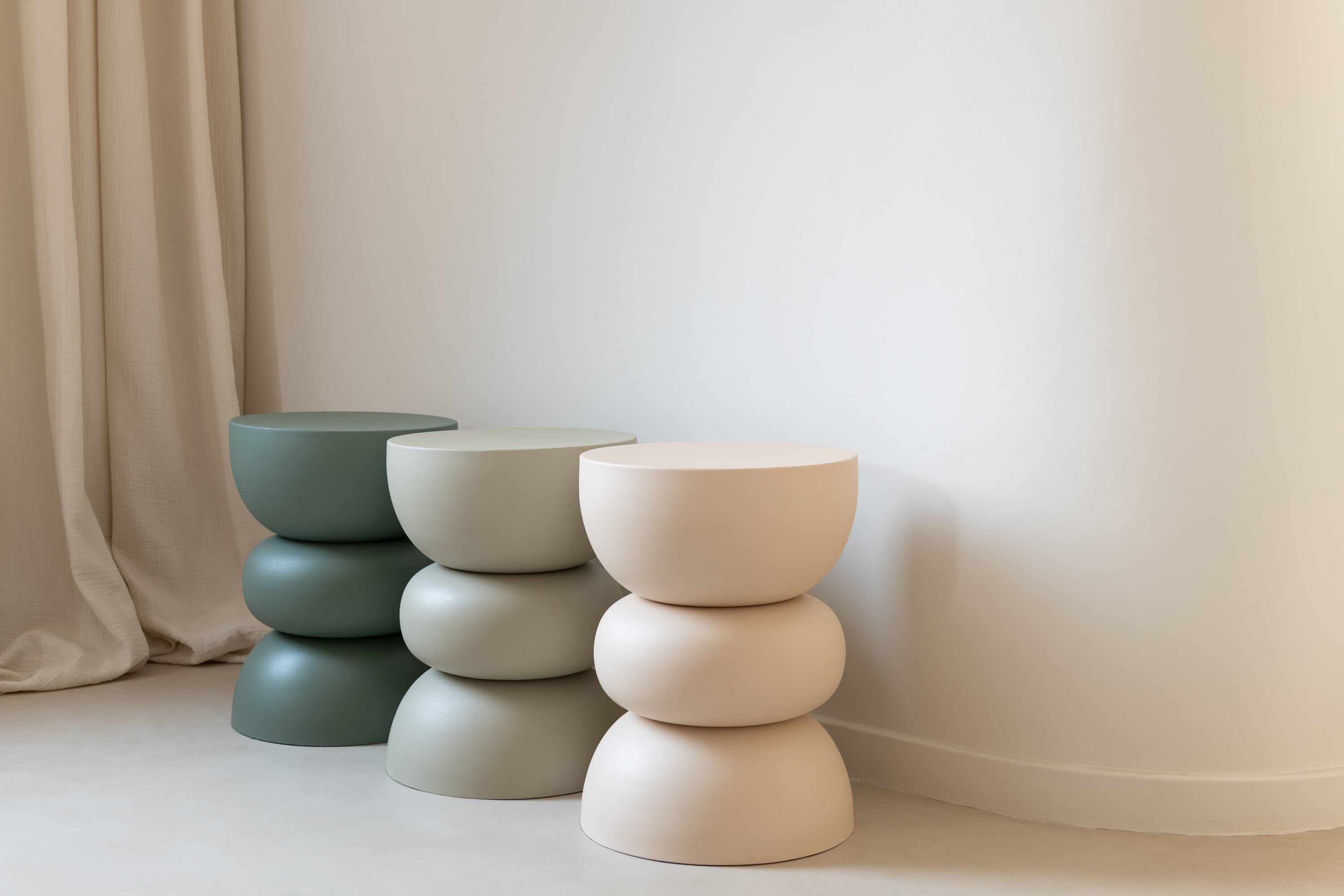 Bijzettafel Lise Ijzer Ivoor - Bijzettafel - J-Line - livinglovely.nl