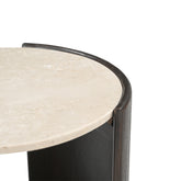 Bijzettafel Rune Botticino Marmer 45cm van Starfurn naast een stoel in een warm interieur