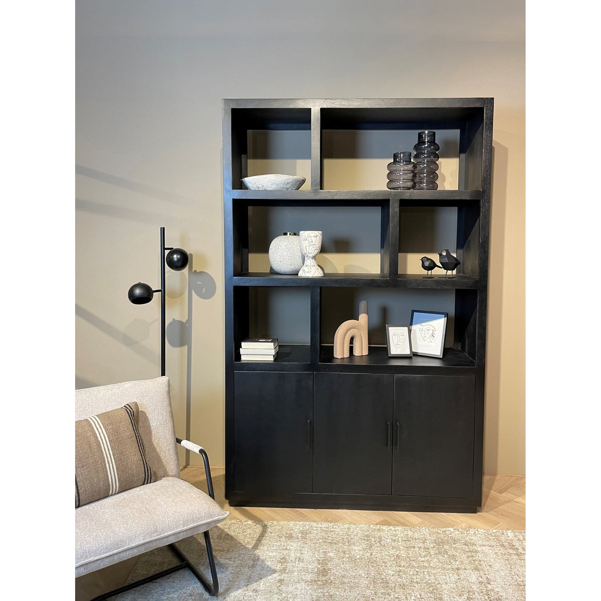 Livingfurn Jaxx boekenkast 145cm, afmetingen L145cm x B50cm x H230cm