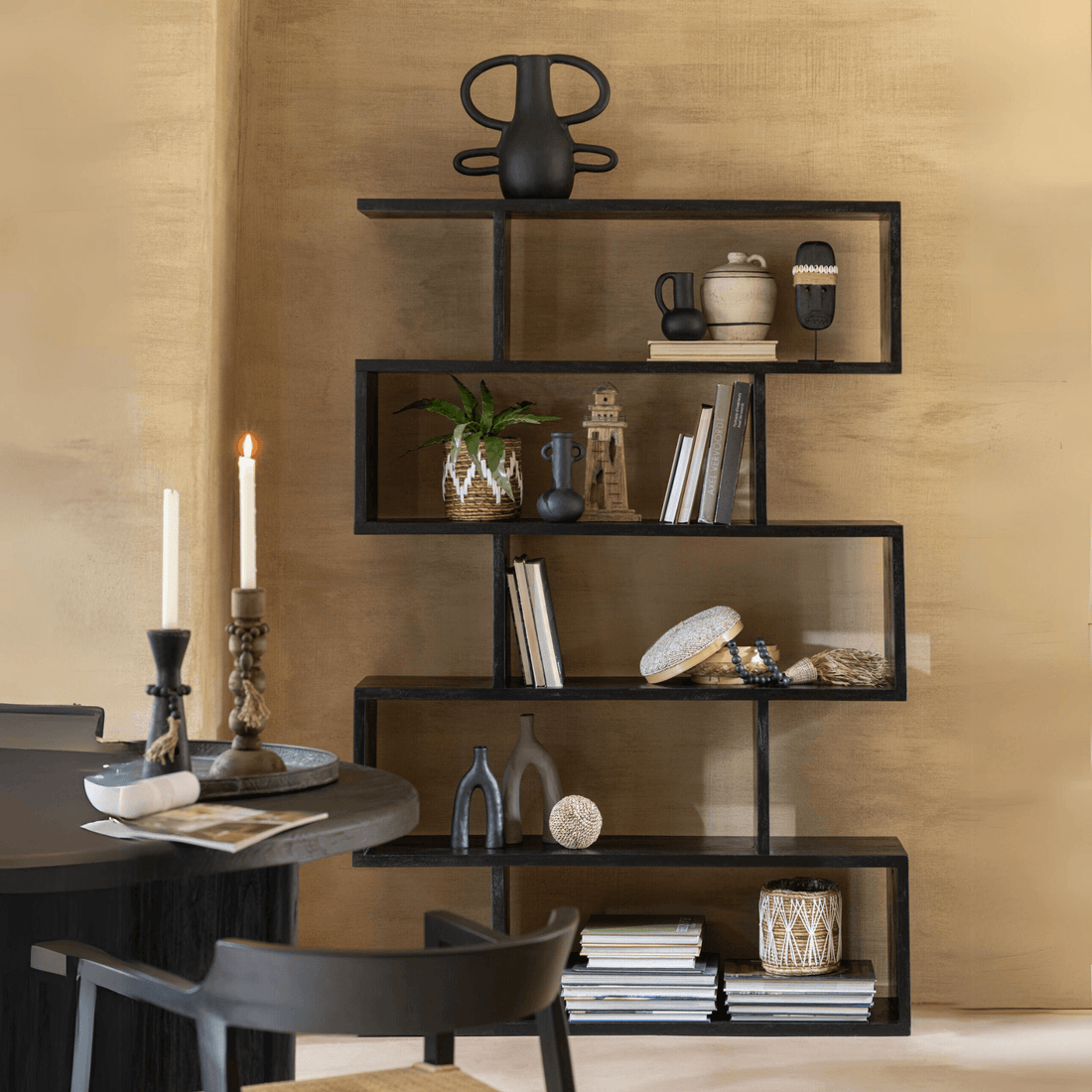 Boekenkast Verticaal Latten Mango Hout Mat Zwart - Boekenkast - J-Line - livinglovely.nl