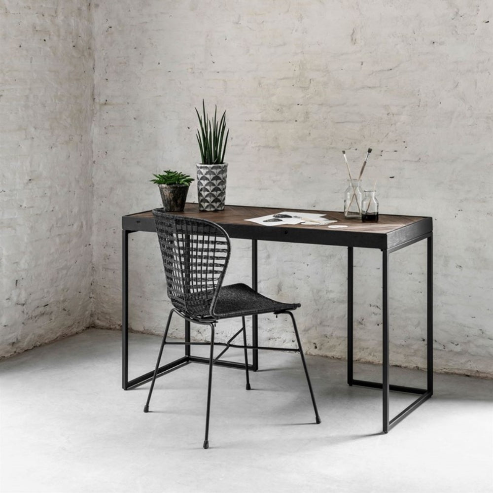 Bureau Criss Cross van DTP Home, blad van bovenaf met visgraatpatroon