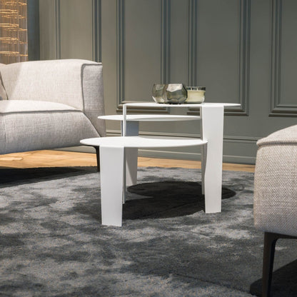Cascado salontafel van Steelful in wit staal, gestyled in een modern interieur