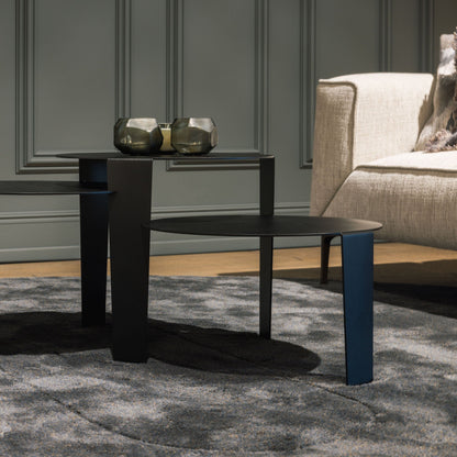 Cascado salontafel van Steelful in zwart staal, sfeerbeeld van het modulaire systeem in een woonkamer