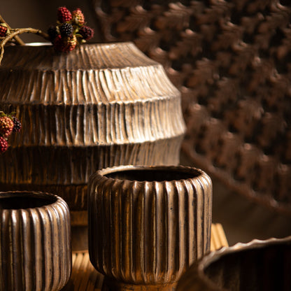 Cherith Bronze Round Ceramic Pot Ribbed L Dia34x30cm PTMD - Pot - PTMD - livinglovely.nl
