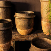 Christenee Grey Half Brown Cement Round Pot High M van PTMD in een sfeervolle interieursetting