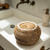 De Colonial Peek-a-Boo Mand - Naturel Bruin - M , Mand , Bazar Bizar , livinglovely.nl