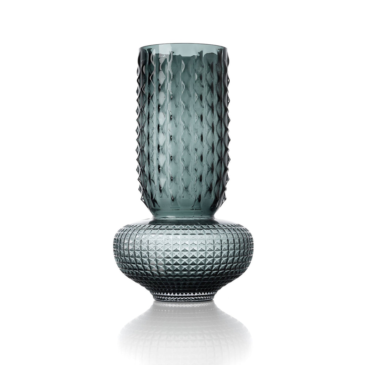 De Sapphire Jewel Vaas Blauw Large van Bazar Bizar, vooraanzicht van de hoge vaas van blauw gerecycled glas
