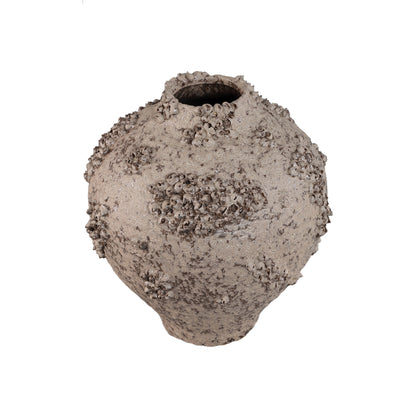 Deisy Beige Ceramic Jar Shaped Vase Rough Coral M van PTMD, zijaanzicht van de vaas op witte achtergrond