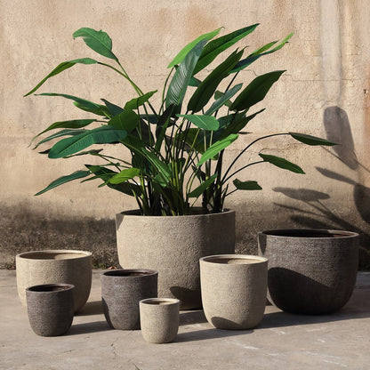 Delsey Sand GRC Structure Pot Big Set Of 3 van PTMD, set van drie zandkleurige GRC potten met structuur