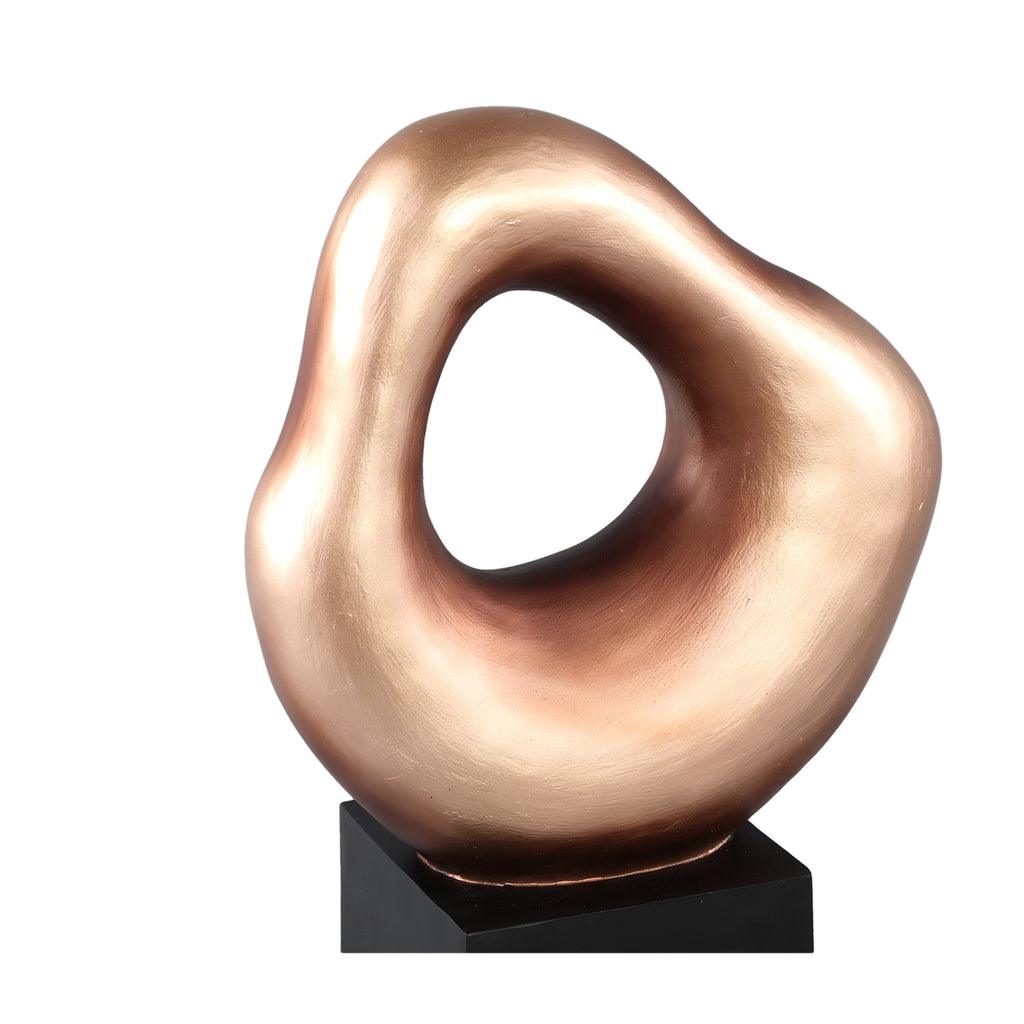 Dolcey Gold poly organic shaped statue on base L PTMD - Beeld - PTMD - livinglovely.nl