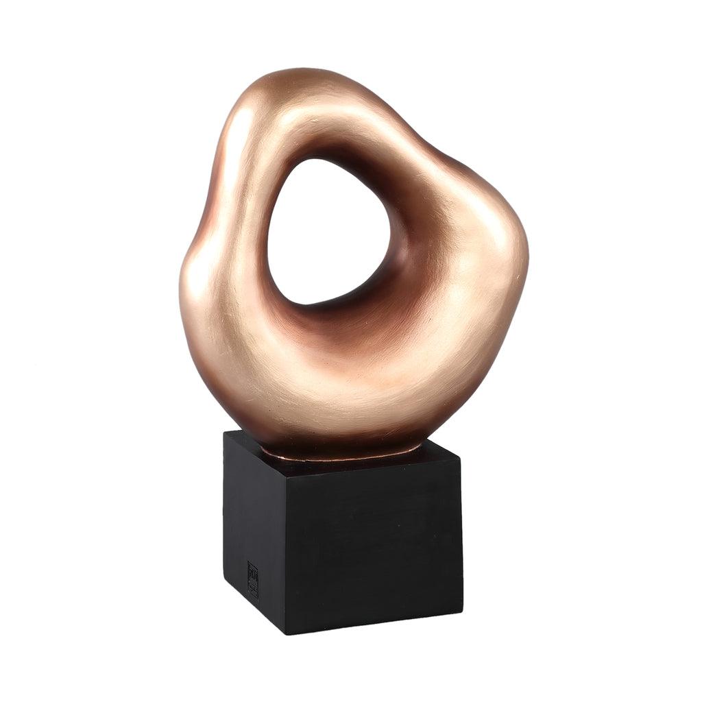 Dolcey Gold poly organic shaped statue on base L PTMD - Beeld - PTMD - livinglovely.nl