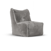 Doodle Junior Lounge Seat Light Grey van Laui Lounge, compacte lichtgrijze furry loungestoel schuin van links voren