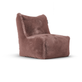 Doodle Junior Lounge Seat Soft Pink van Laui Lounge, compacte poederroze furry loungestoel schuin van links voren