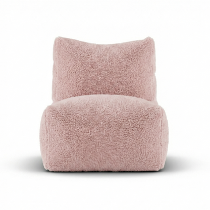 Poederroze Doodle loungestoel van Laui Lounge van voren, met brede zitting van 68 centimeter