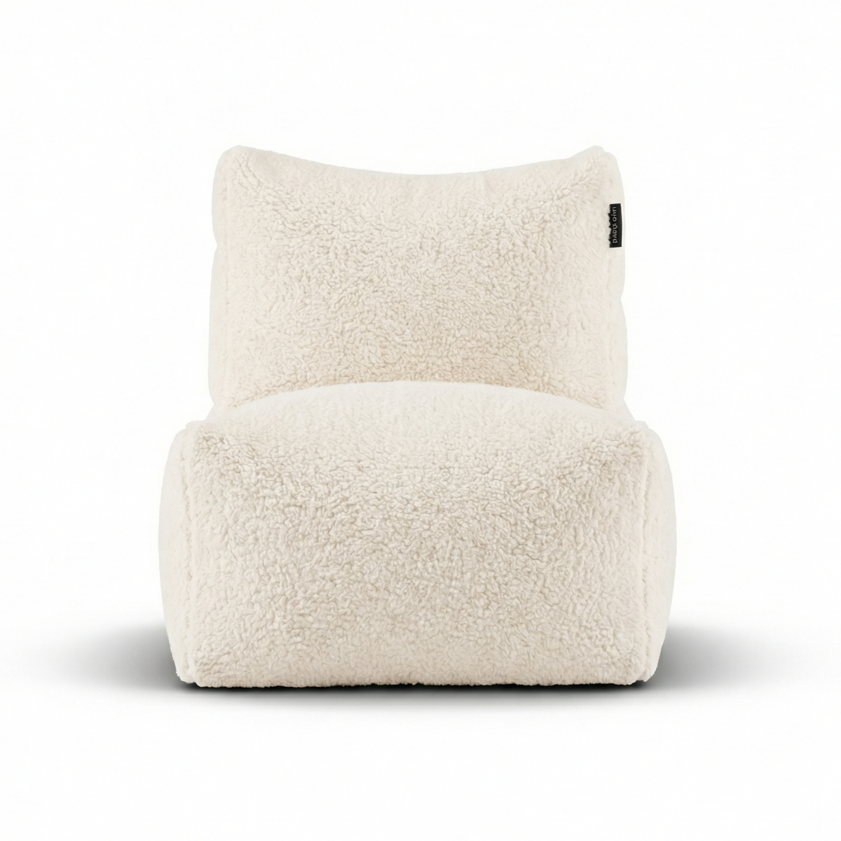 Roomwitte Doodle loungestoel van Laui Lounge van voren, met brede zitting van 68 centimeter
