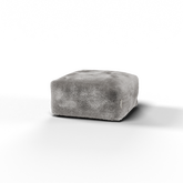 Vooraanzicht van de lichtgrijze Doodle Square Pouf van Laui Lounge met zithoogte 34 cm