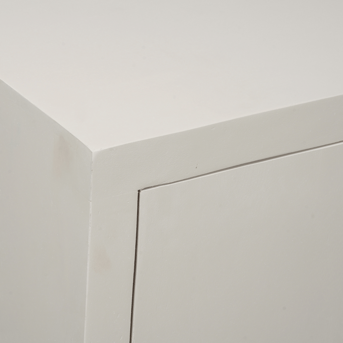 Dressoir Brussel Zand 150cm van Starfurn met zicht op de indeling achter de deuren