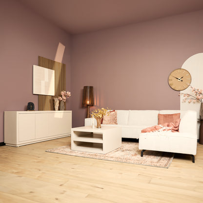 Dressoir Brussel Zand 200cm van Starfurn in een woonkamer onder een schilderij