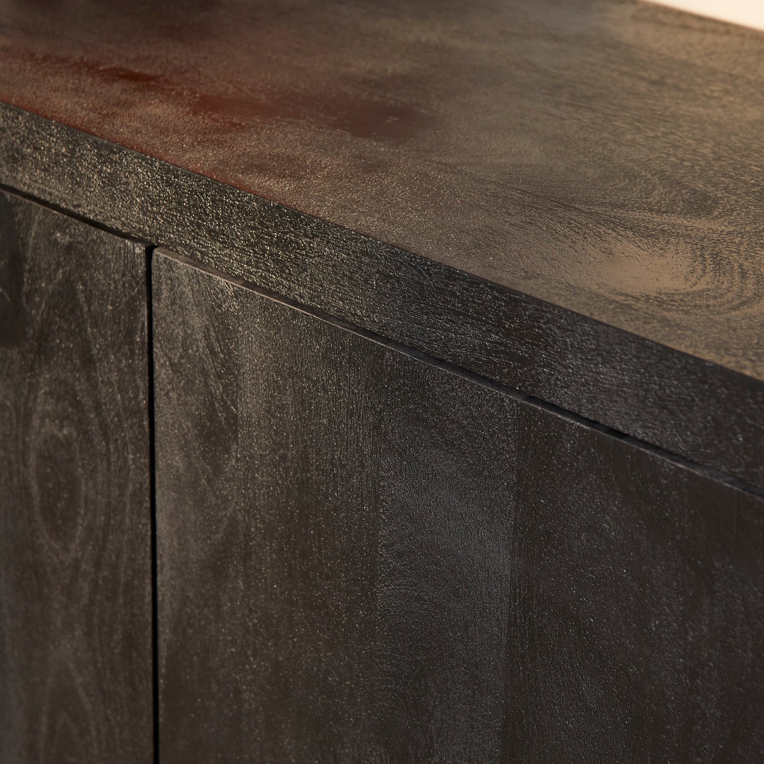 Dressoir Brussel Zwart 150cm van Starfurn schuin van voren met zicht op de zwarte finish