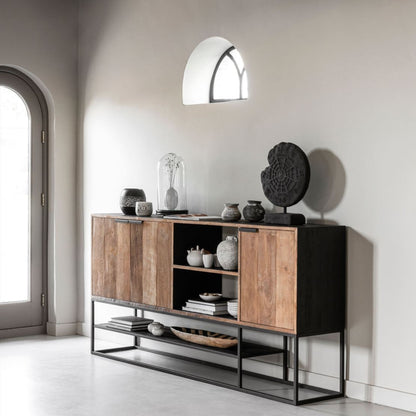Dressoir Cosmo van DTP Home, zwevende plank in het hoge luchtige frame