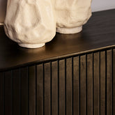 Dressoir Madison 210cm van Starfurn schuin van voren met zicht op de diepte van 45 cm