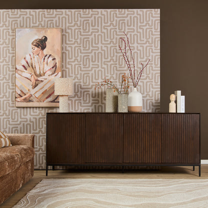 Madison dressoir gestyled met lampen en decoratie op het blad