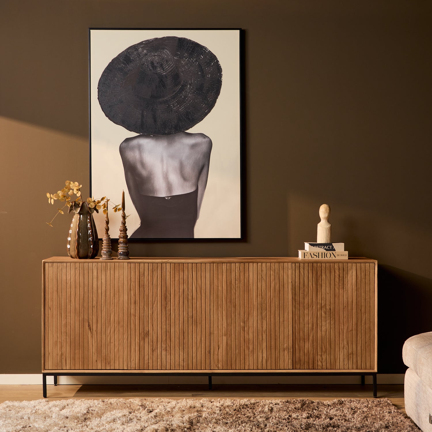 Vooraanzicht van het brede Madison dressoir naturel met verticale latten
