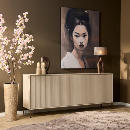 Dressoir Madison van Starfurn in zand mangohout, 210 cm breed met vier deuren en bronskleurig metalen frame