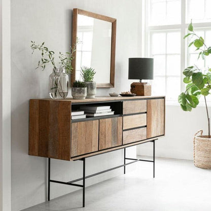 Breed dressoir met 3 deuren, 3 laden en open vak vooraanzicht
