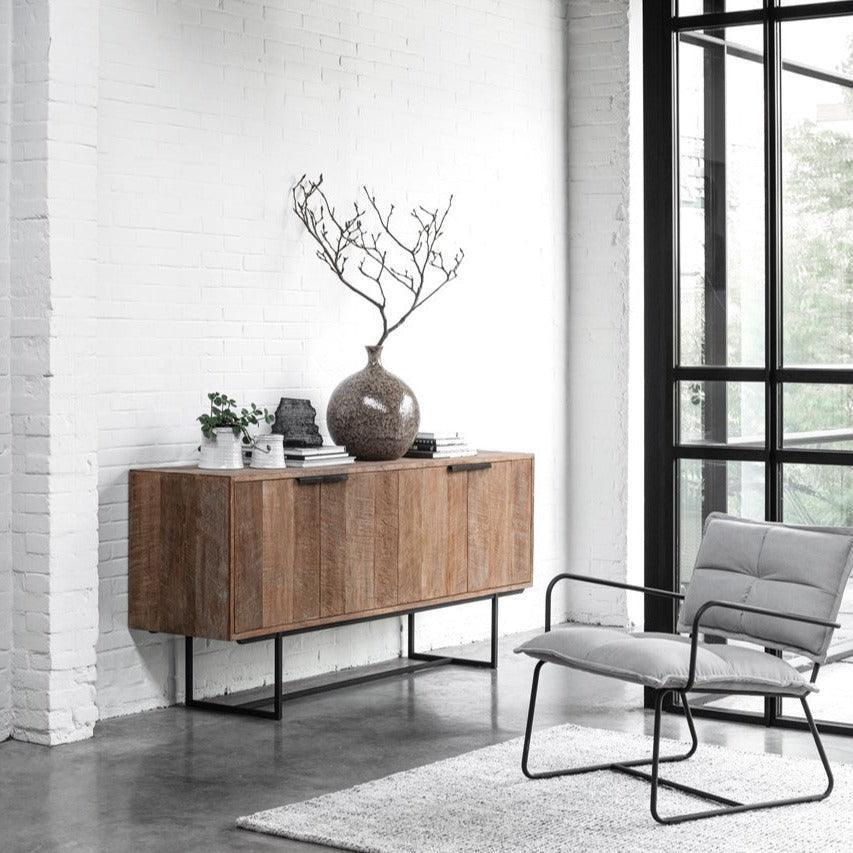 Odeon dressoir 185cm verweerd teak met zwart frame vooraanzicht