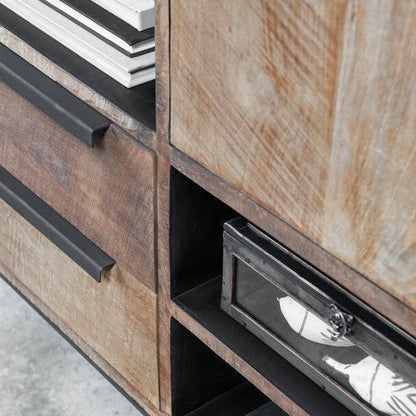 Dressoir Odeon No.3 136cm gestyled in woonkamer DTP Home