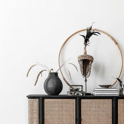 Dressoir Raffles zwart mindi hout in sfeervol interieur MUST Living