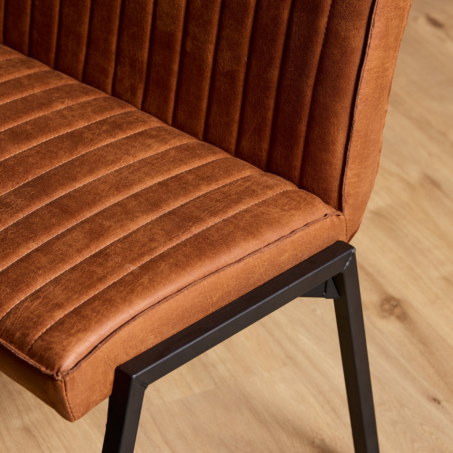 Eetkamerbank Tivoli 185 cm in cognac met contrasterend stiksel
