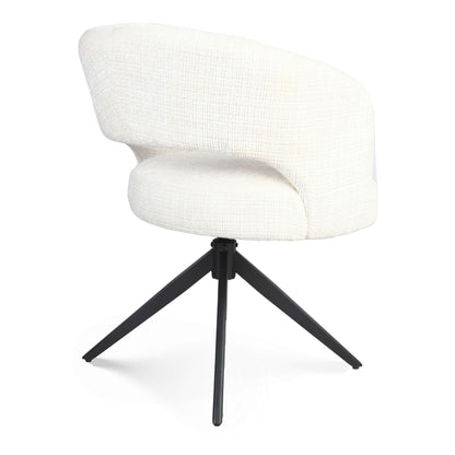 Afgeronde zitting en rugleuning van eetkamerstoel Demi van Starfurn in off white