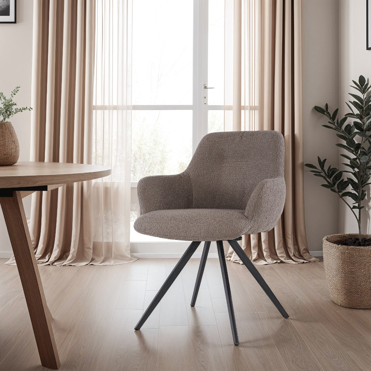 eetkamerstoel Doreen Boucle Brown van Livingfurn, B61cm x D65cm x H83cm