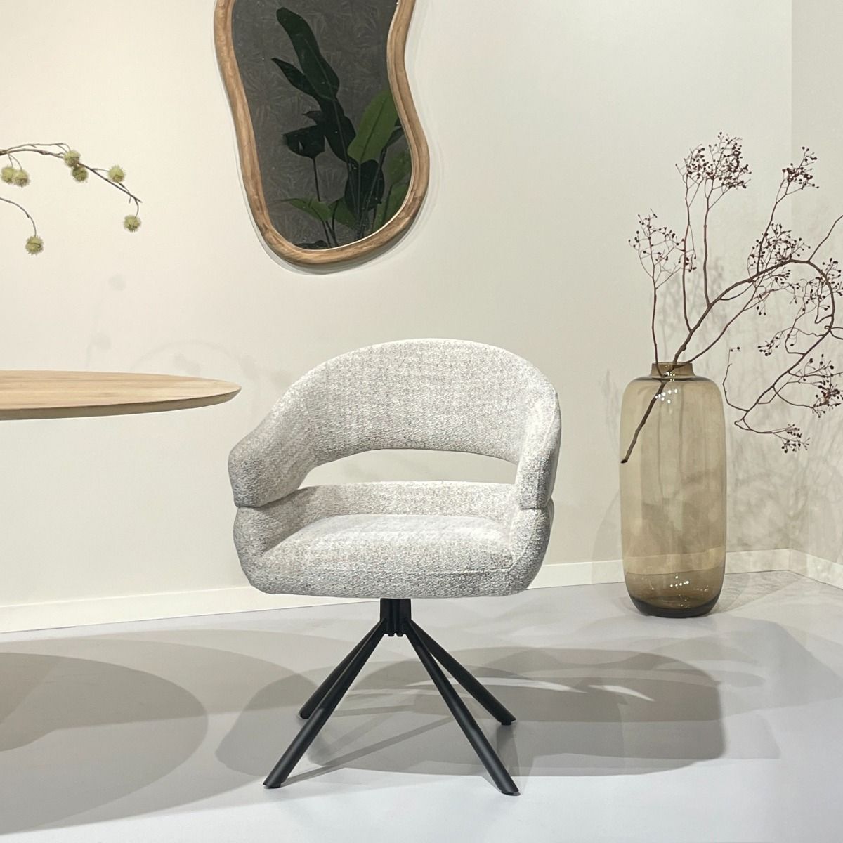 Eetkamerstoel Linn Bisque Oasis Set van 2 in een interieur