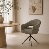 Eetkamerstoel Linn Desert Bronze in een interieur