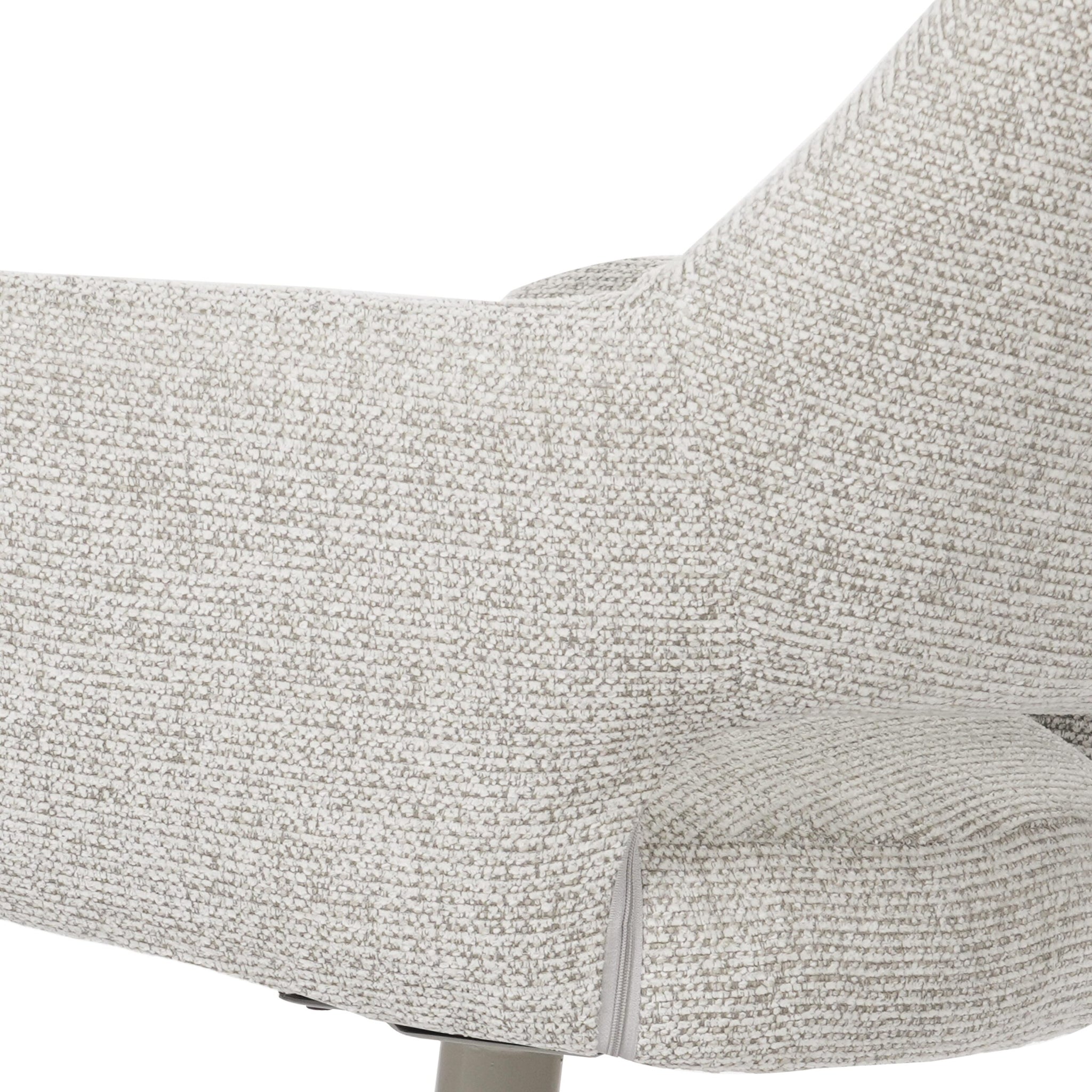 Eetkamerstoel Lux van Starfurn in beige, zicht op de naadafwerking van de rugleuning