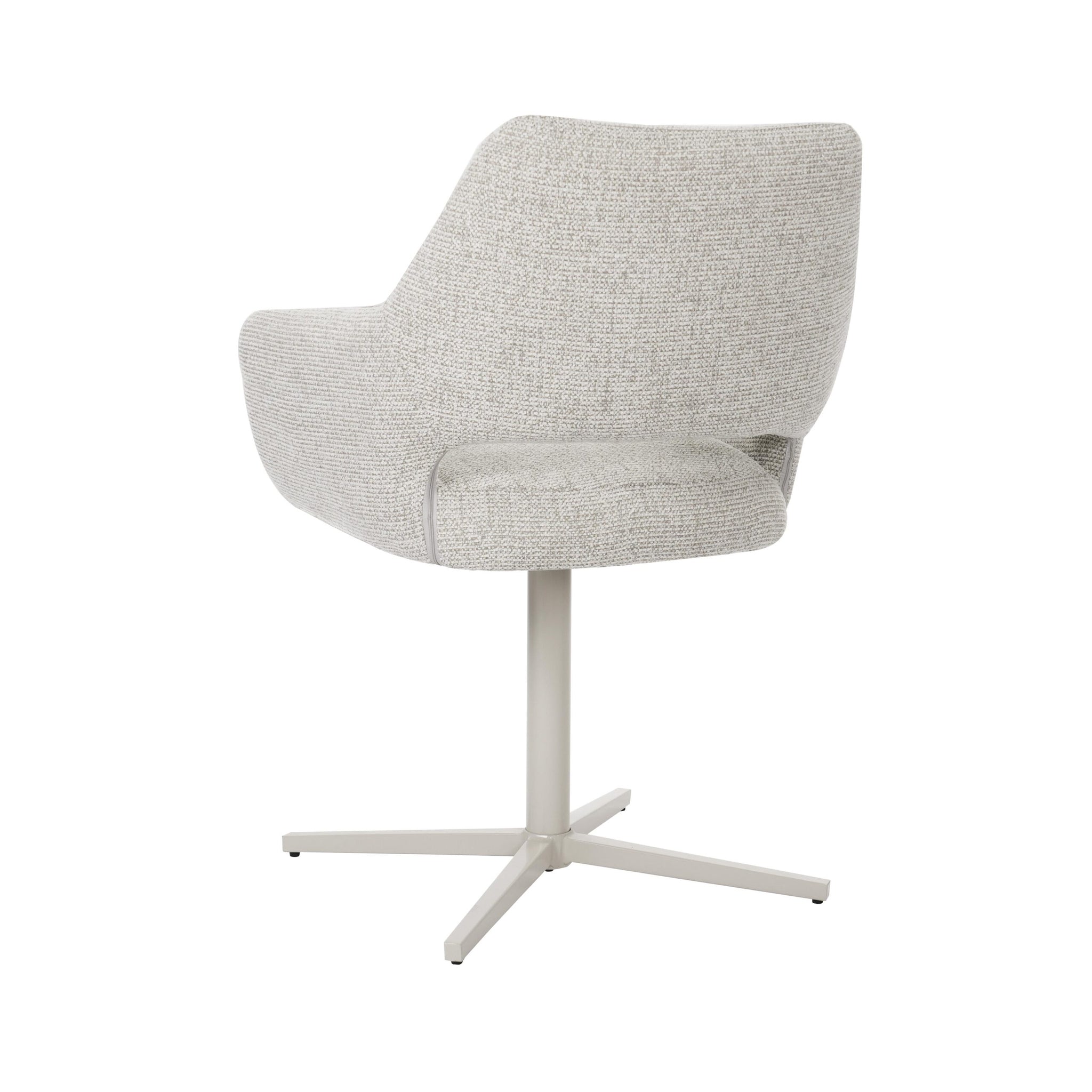 Eetkamerstoel Lux van Starfurn in beige stof, close-up van de zachte stoffering
